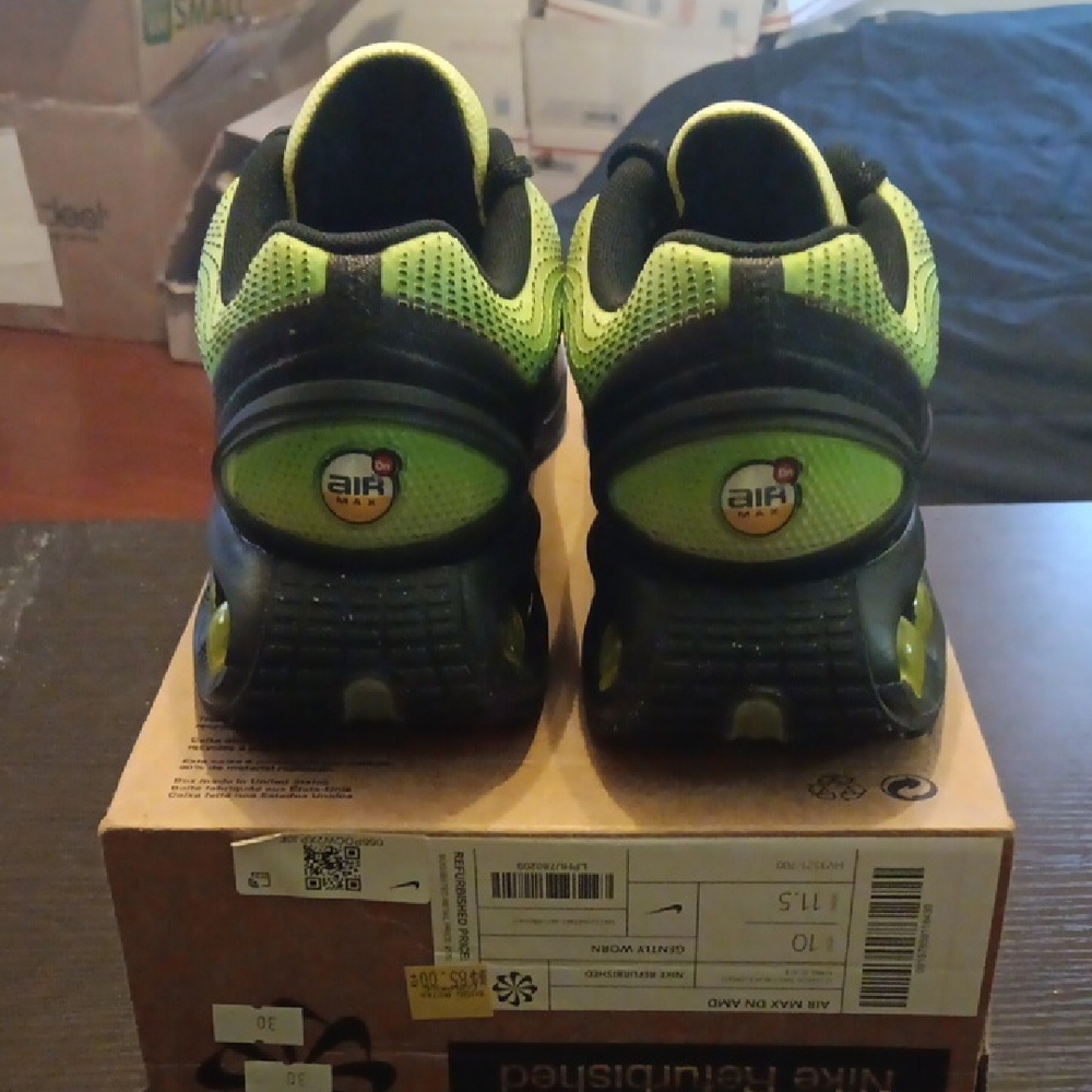 Nike Air Max Sneakers - Lemon Twist and Black Mens SZ 10 Womens SZ 11.5 NWOT - Picture 5 of 9